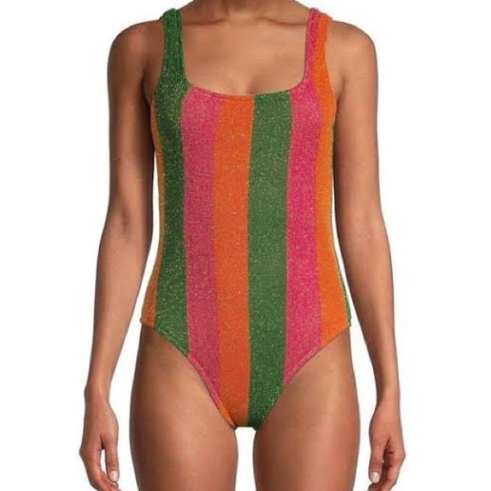 ISO! Looking to buy Farm Rio R22 stripped onepiece any size!